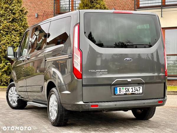 Ford Tourneo Custom 300 L2H1 VA Titanium - 14