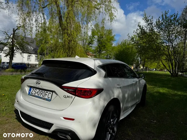 Infiniti Q30 2.0t Sport AWD 7DCT - 5