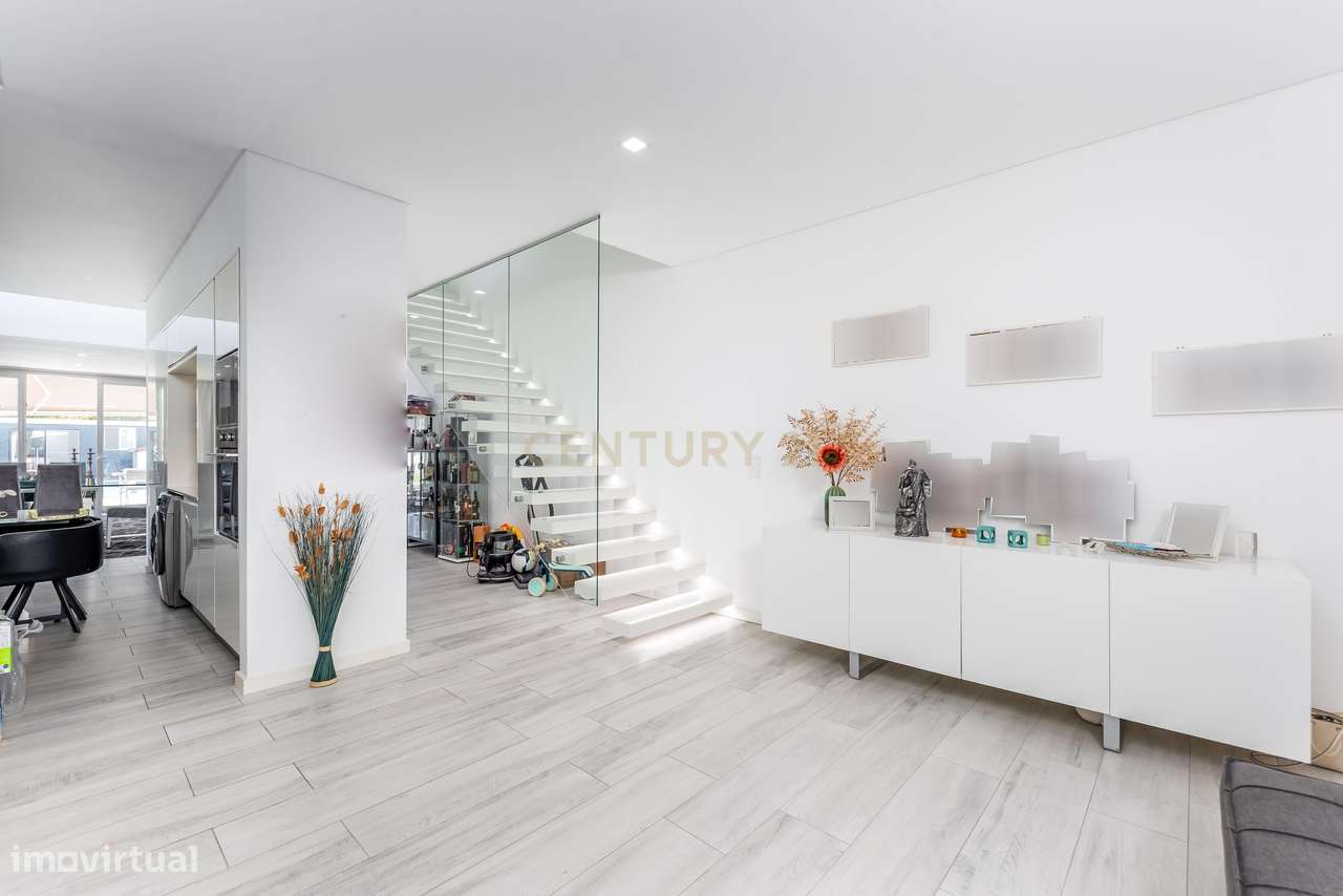 Moradia T4 com 3 Suites, Piscina e Anexo T1 – Marisol, Charneca de Cap - Grande imagem: 5/28