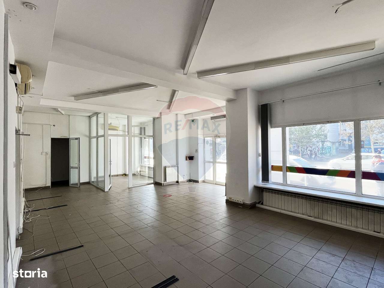 INCHIRIERE SPATIU COMERCIAL 100 mp–vitrină, vad excepțional – Unirii - Imagine principală: 4/11