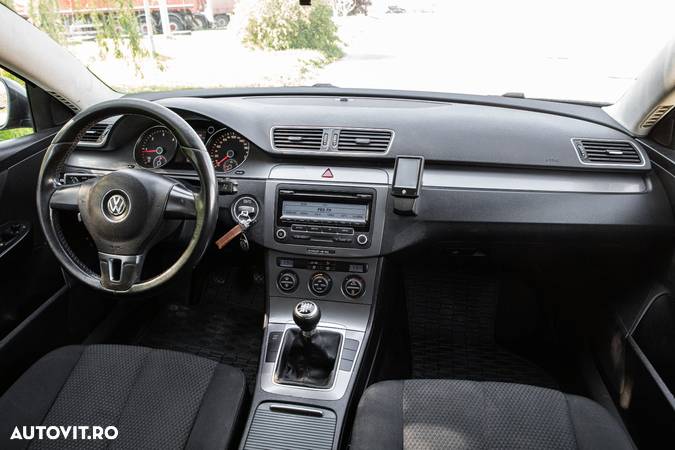 Volkswagen Passat - 28