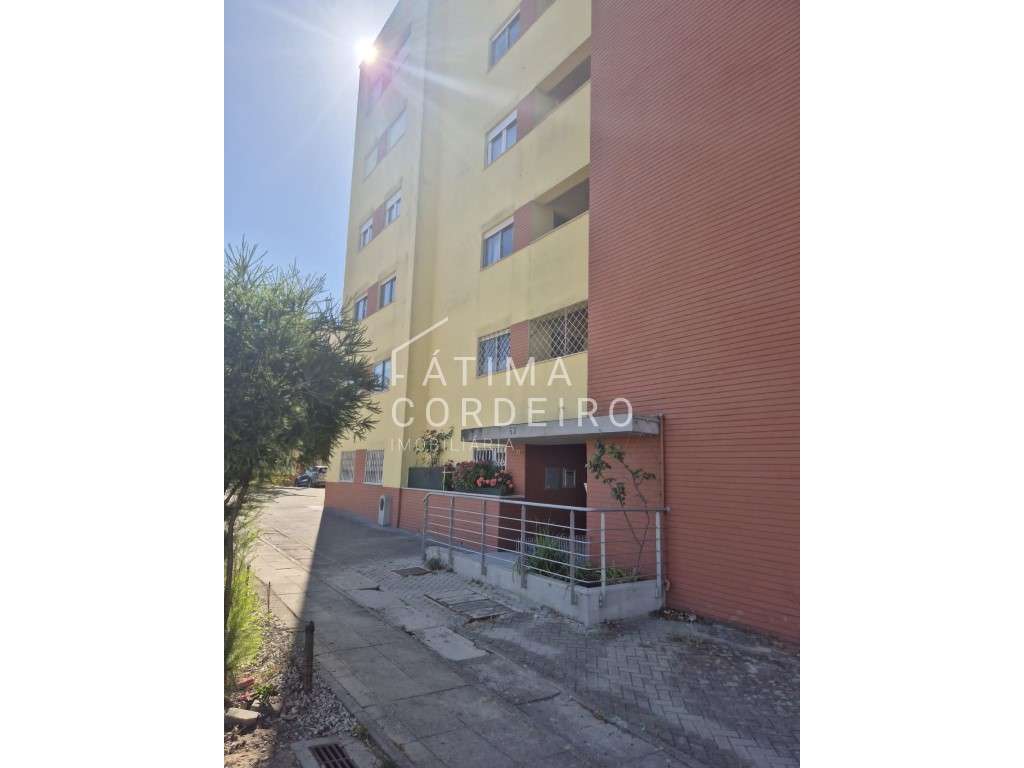 T2 situado no Monte da Caparica, 3º andar em prédio com elevador-34
