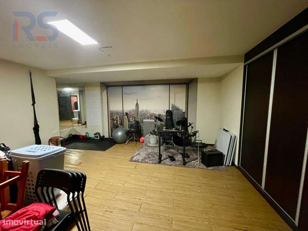 Moradia condomínio fechado T5-30