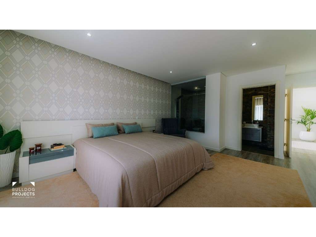 Moradia Isolada T4 Triplex Venda Coimbra-37