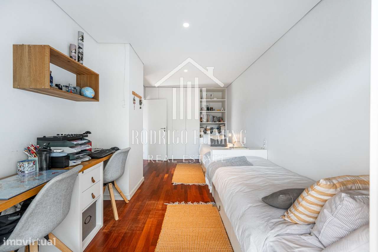 Moradia T4 com Jardim e Vista Mar - MIRAMAR-21