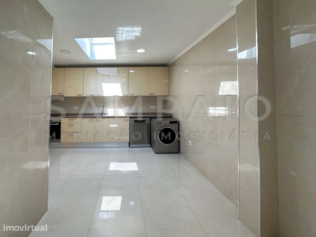 Moradia T2 C/ Terraço - S. Roque - Grande imagem: 4/29