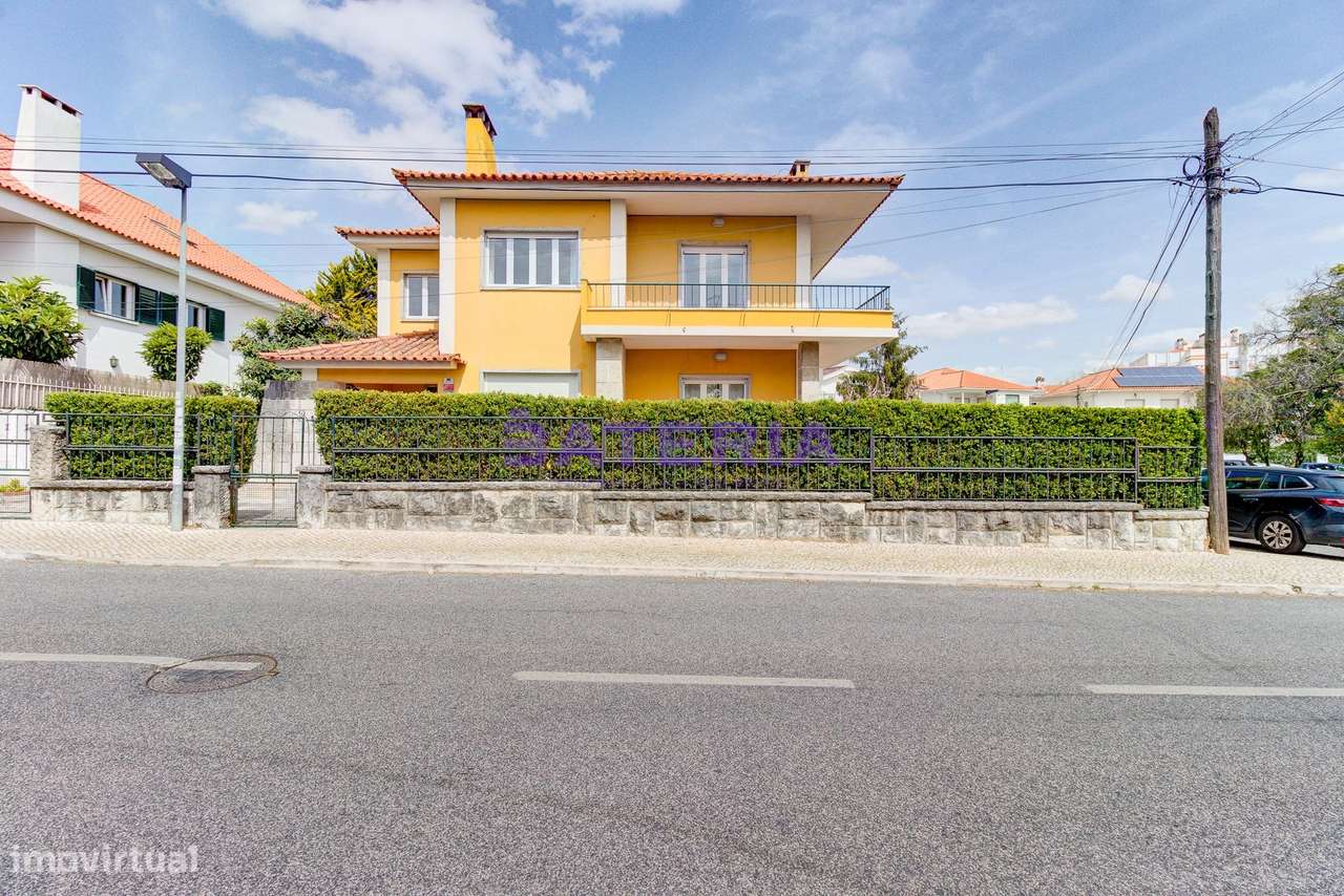 Moradia Independente T5 em Linda-a-Velha-52