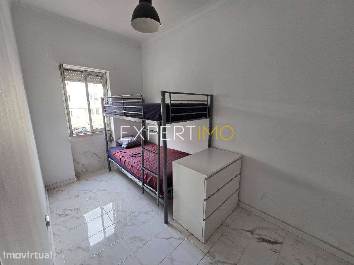 Apartamento T3 convertido em T4, Venteira na Amadora-5