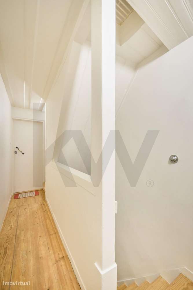 APARTAMENTO RENOVADO T1+1 JUNTO AO CASTELO SÃO JORGE-20