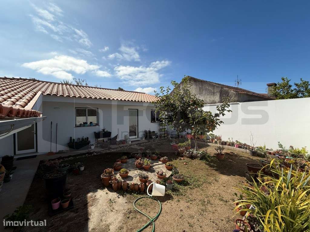 Espaçosa moradia T4 para venda em Esgueira-56