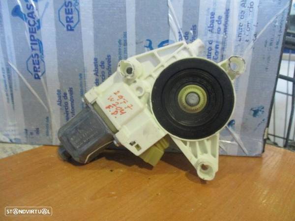 Motor Elevador Vidro A2048200242 MERCEDES W204 CLASSE C 2008 220CDI 170CV 4P CINZA FD MERCEDES W204 2008 C220 Cdi 170Cv 5P PRETO Fd - 6