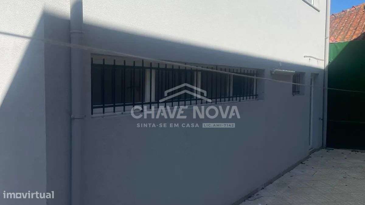 Moradia T4 Totalmente Remodelada em Águas Santas-9