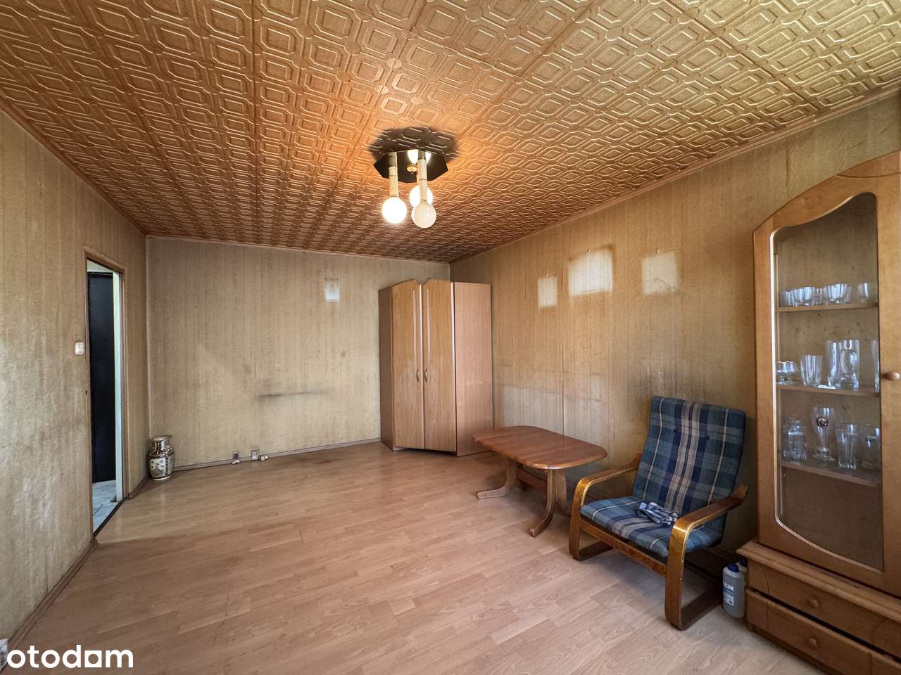 Mieszkanie 2-pokojowe z balkonem do remontu-2