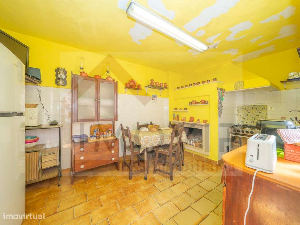 Charmosa Moradia T3 com Piscina na LagoÍnha, Palmela-32