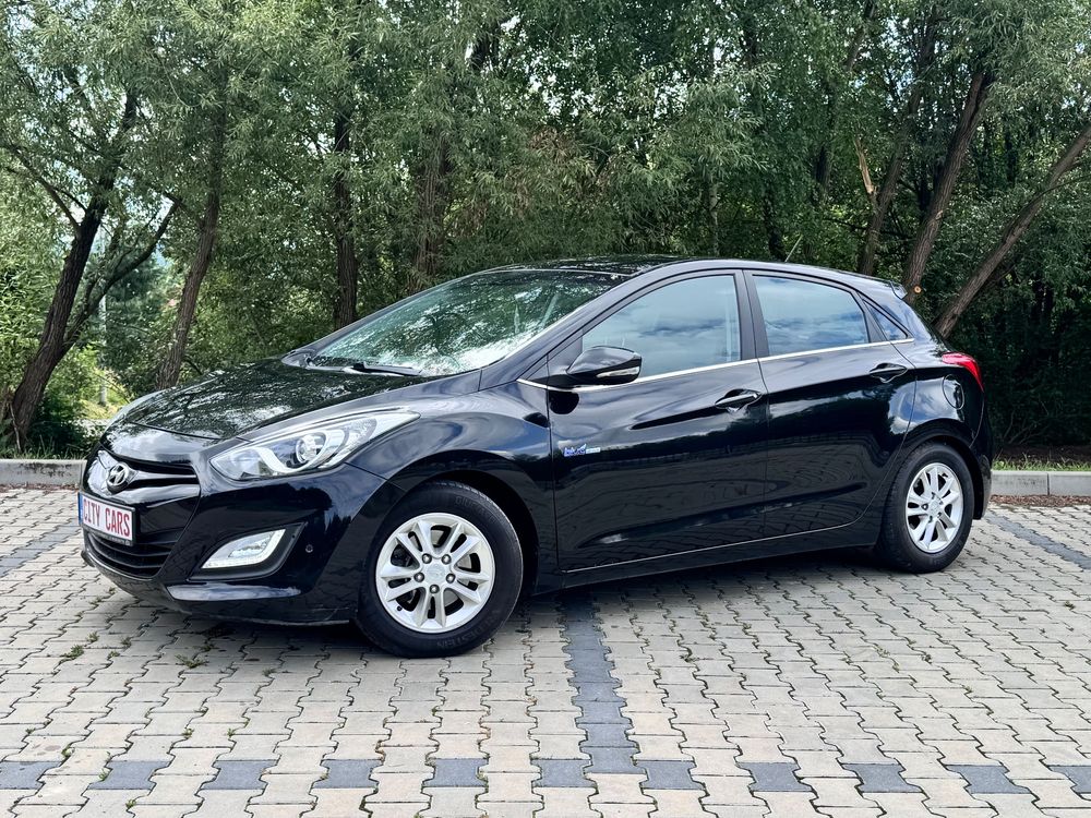 Hyundai i30 III (2017-) blue 1.6 GDI Passion 2013