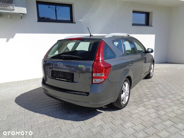 Kia Ceed - 3