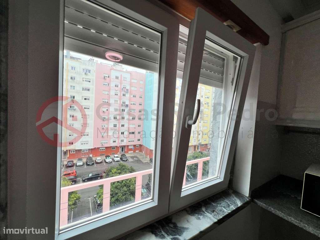 Apartamento T3 com garagem e arrecadação em Santa Marta do Pinhal, ...-12