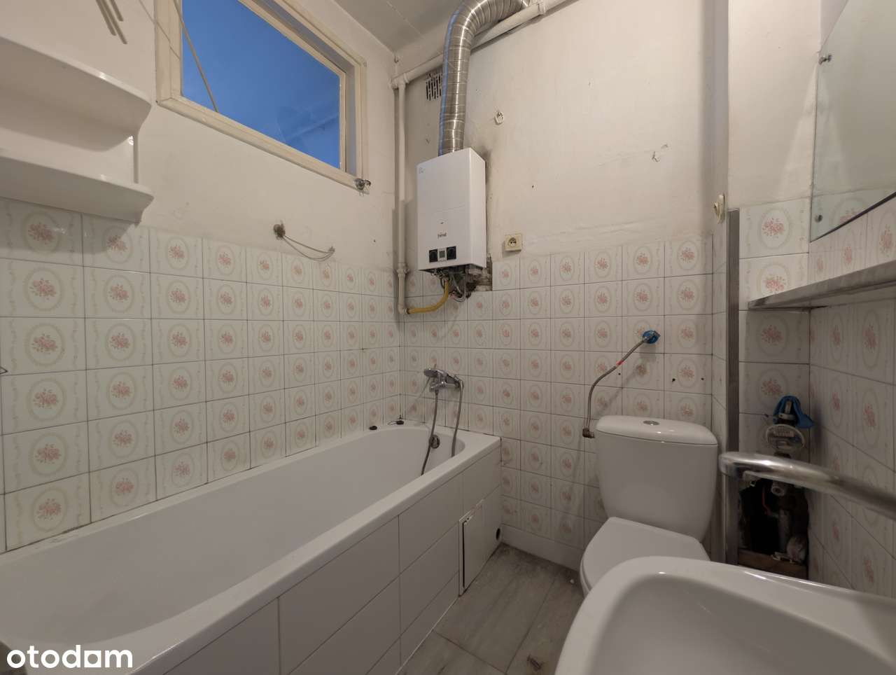 II Aleja NMP | Trzy pokoje z garderobą | Generalny remont | Balkon-8