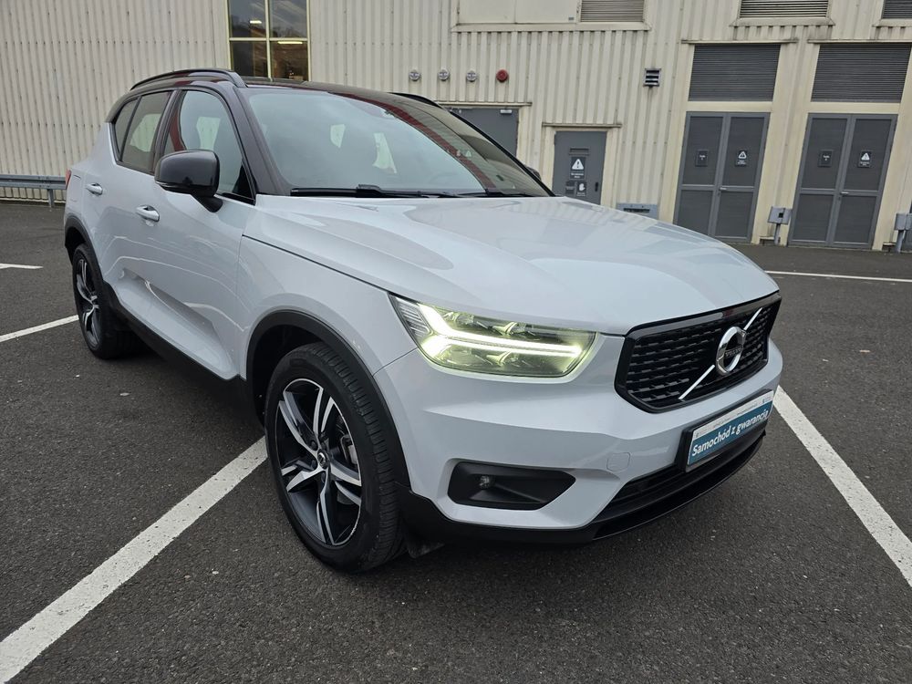 Volvo XC40 ver-b4-b-awd-r--design 2021