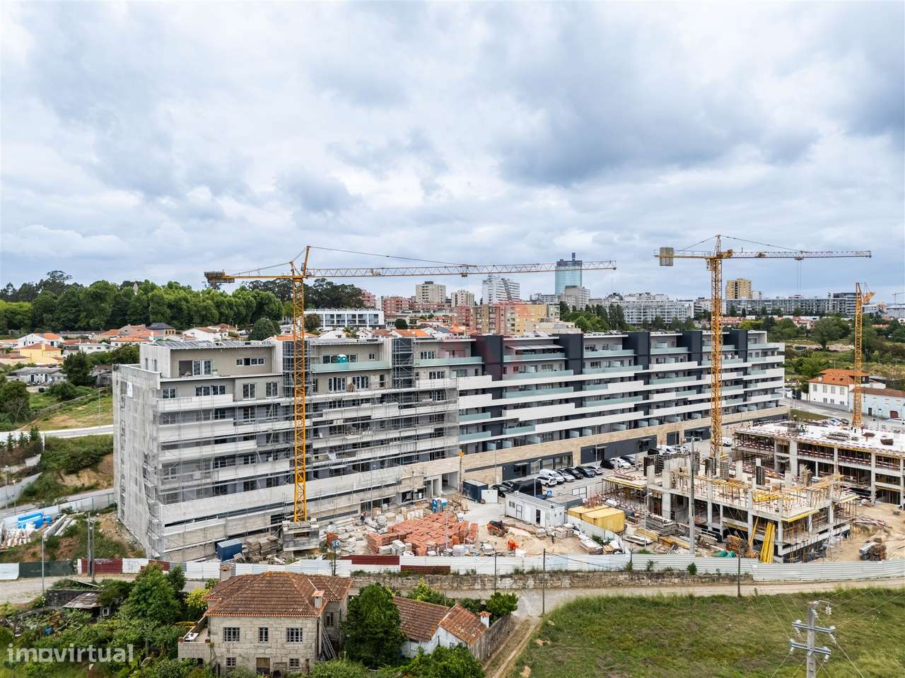 Apartamento T1 com varanda localizado no empreendimento Alta Vista-9