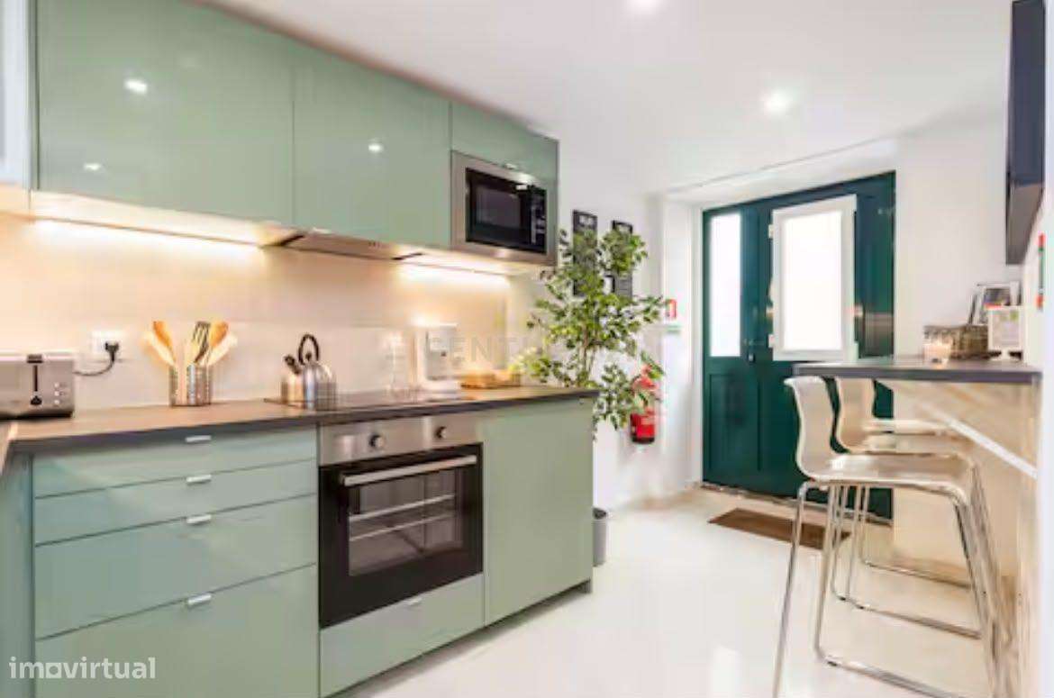 Apartamento remodelado no coração de Alfama — ideal para habitação ou-1