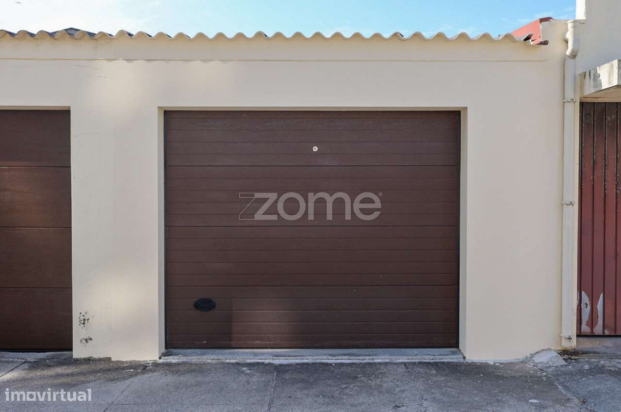 Apartamento T2 renovado localizado no centro da Póvoa de Varzim-21