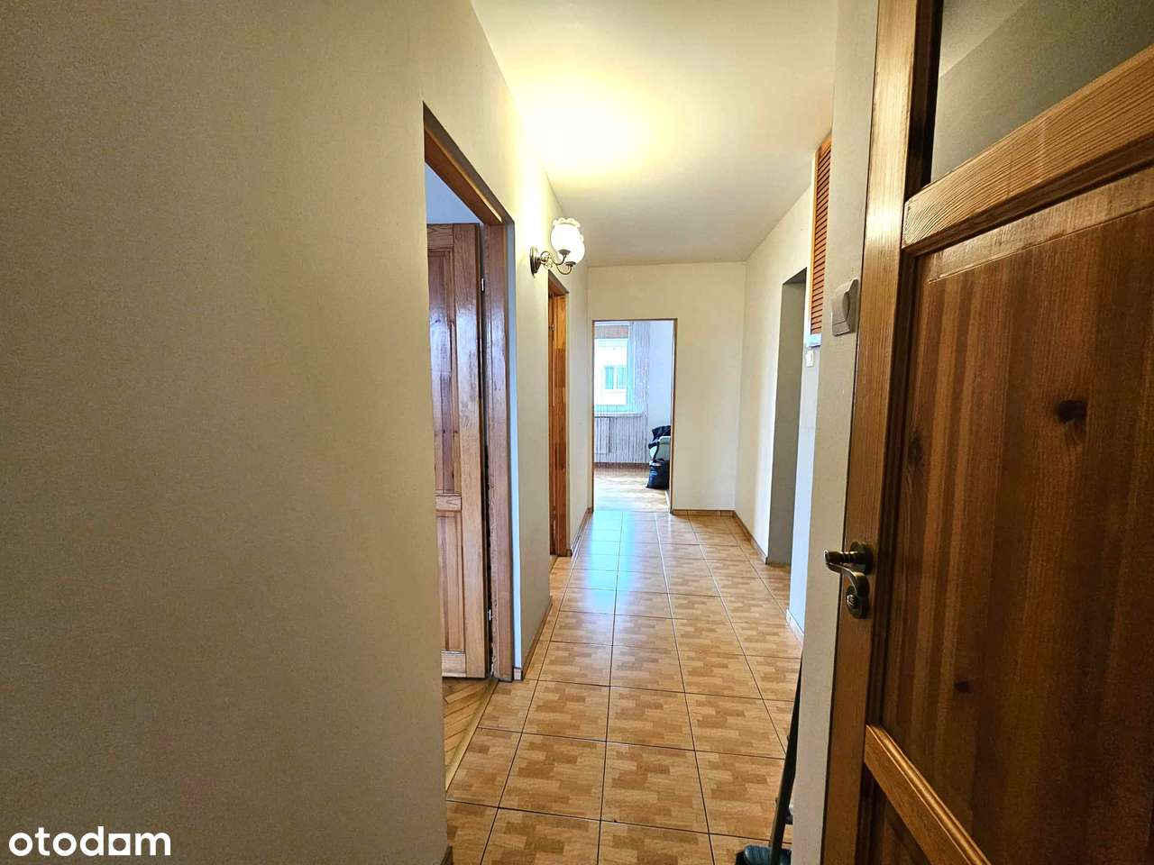 Przestronne, bardzo jasne, trzypokojowe w centrum Błonia! Niski czynsz-7