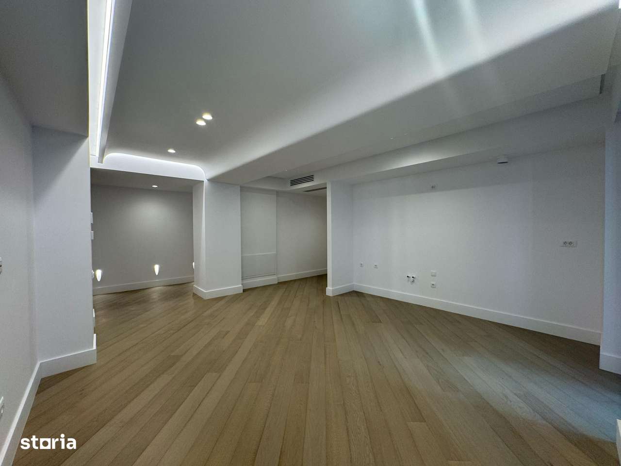 3 CAMERE LUX| 90 mp -Cortina 126| EROU IANCU NICOLAE - Imagine principală: 4/20