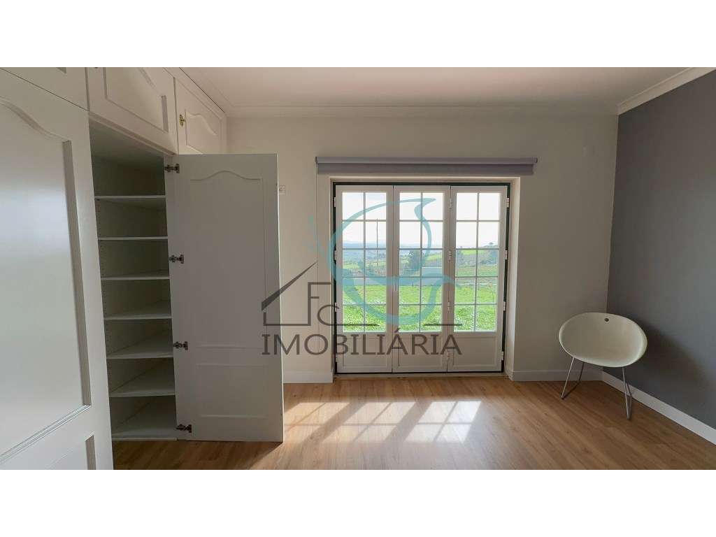 Moradia T5 com Vista para a Serra em Alenquer-22