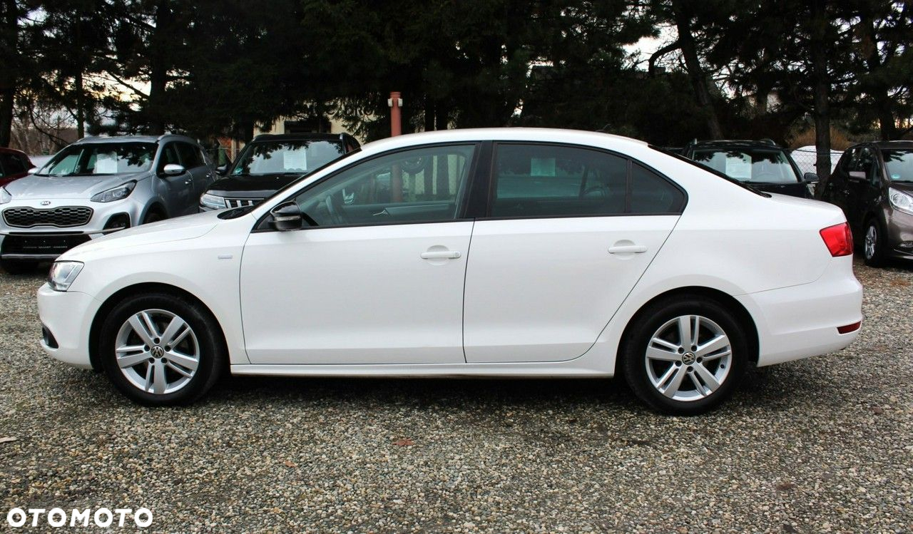 Volkswagen Jetta 1.2 TSI Match - 9