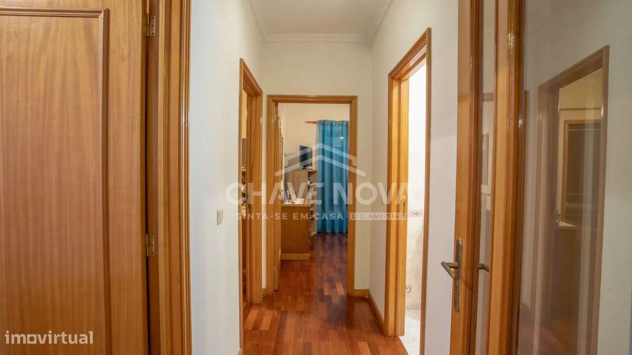 Apartamento T2 com 100m² e boas acessibilidades GRJ/00174/CO-7