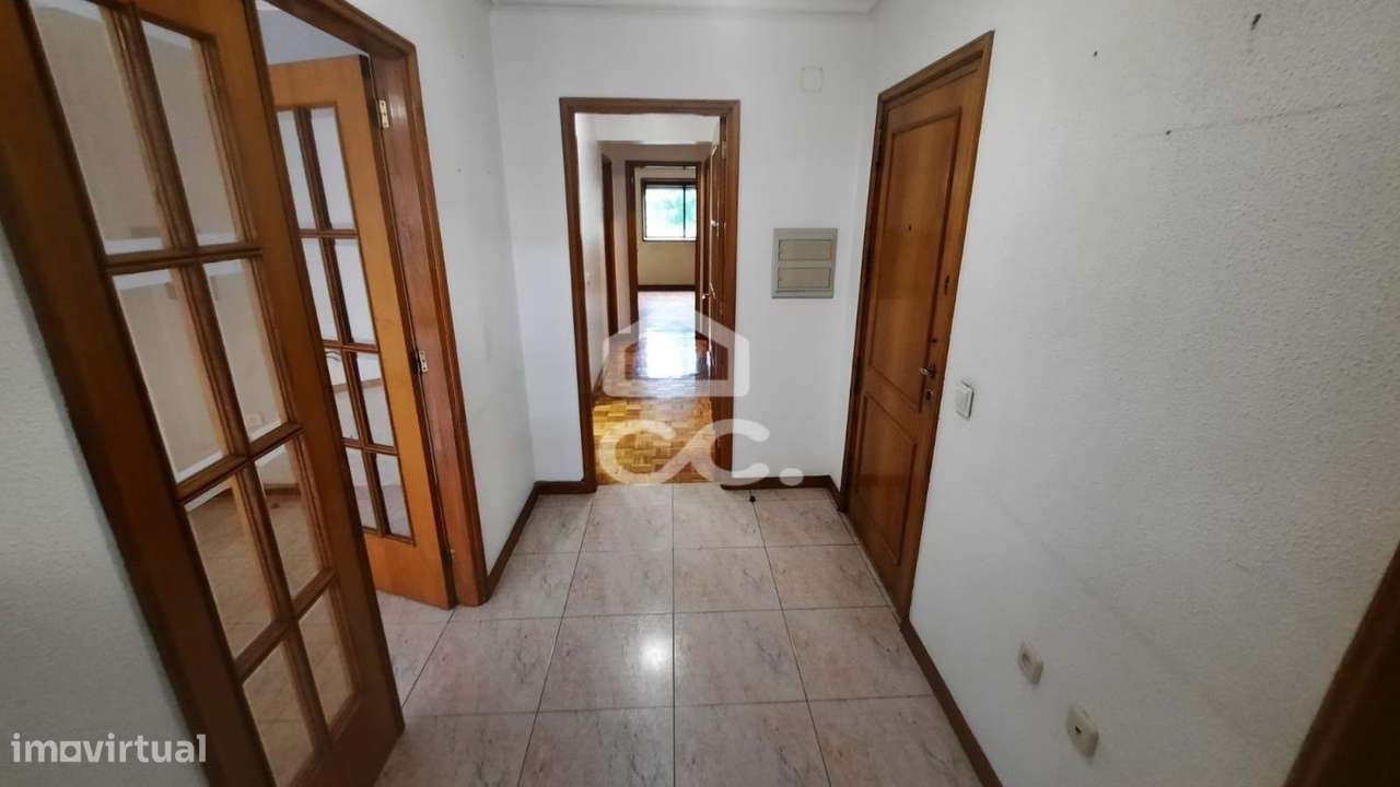 Apartamento T3+1 situado na zona da Levada, em Rio Tinto, Gondomar-17