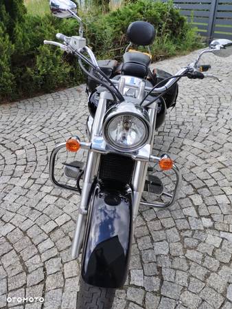 Suzuki Intruder - 1