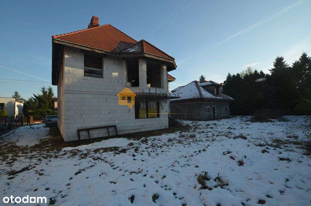 Dom wolnostojący i dodatkowy budynek do adaptacji-2