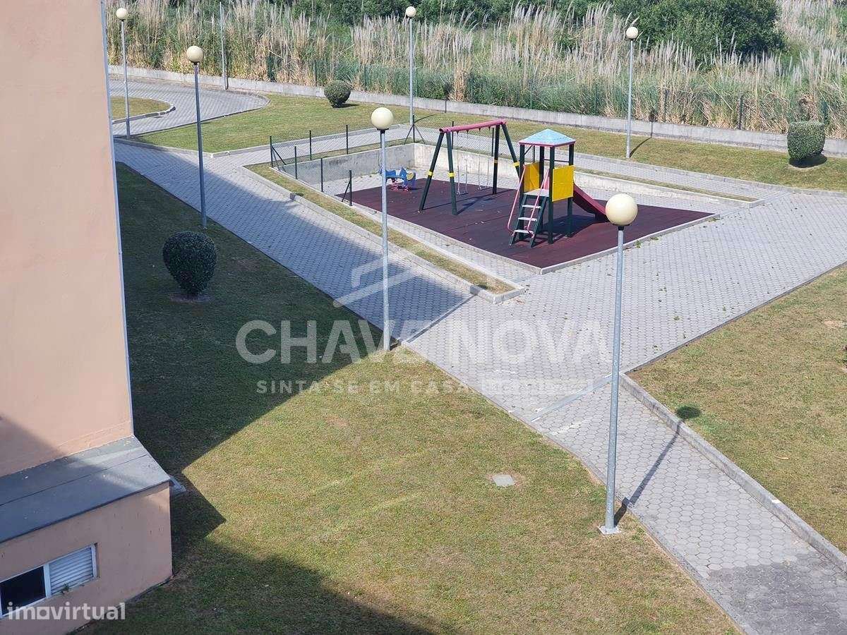 Apartamento T2 c/ Lugar de Garagem em Canelas (Edifício Prestige)-21