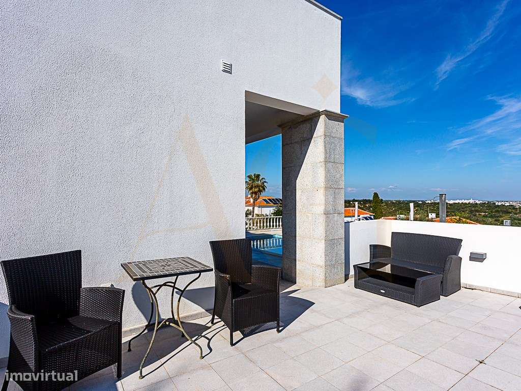 Moradia Exclusiva T4 com Vista Mar e Cidade em Tavira-40