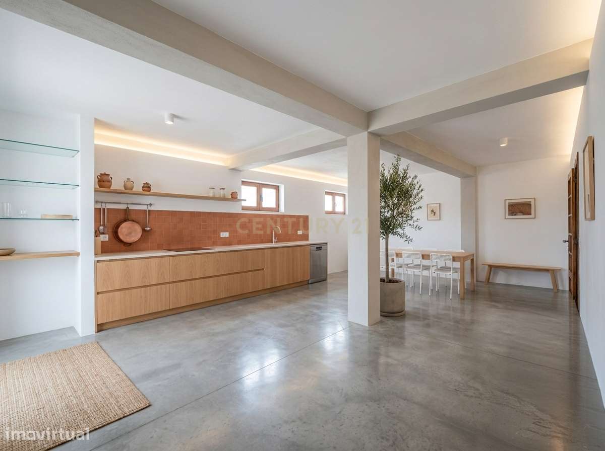 Moradia T3 em Ermesinde com Grande Quintal e Excelente Potencial de In-18