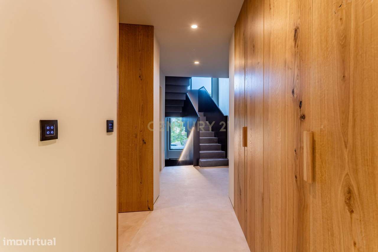 Moradia T4 + T0 Independente — Alto da Parede, Cascais-21