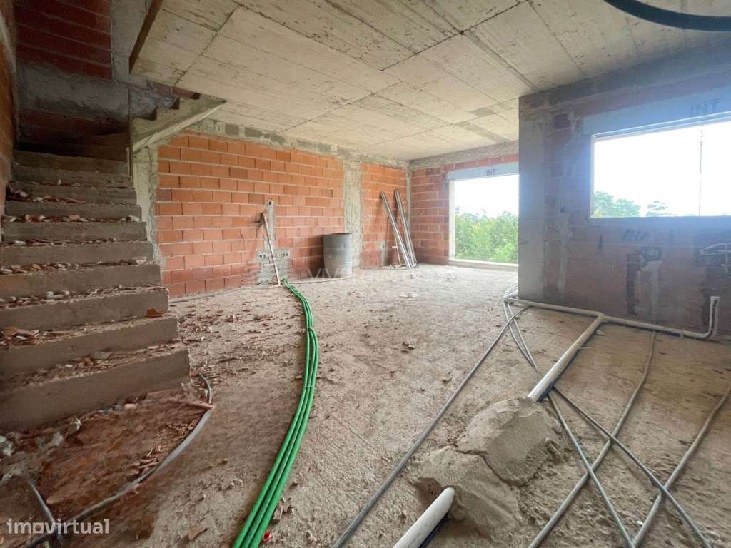 Apartamento T3 Duplex c/ garagem e varandas | Vale de Milhaços | Co... - Grande imagem: 3/48