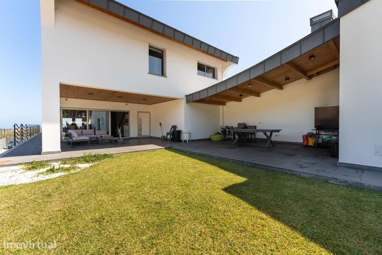 Moradia Isolada T4 + 1 com jardim, Sintra - Grande imagem: 4/46