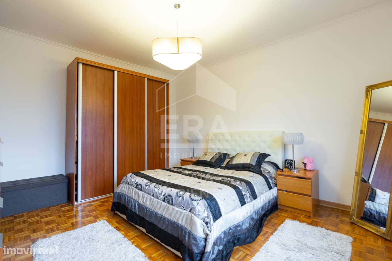 Apartamento T3 com Excelentes Áreas em Oliveira do Douro-38