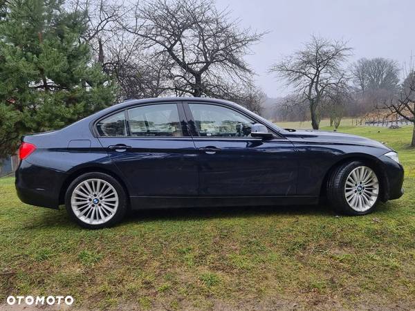 BMW Seria 3 320i Touring Luxury Line - 6