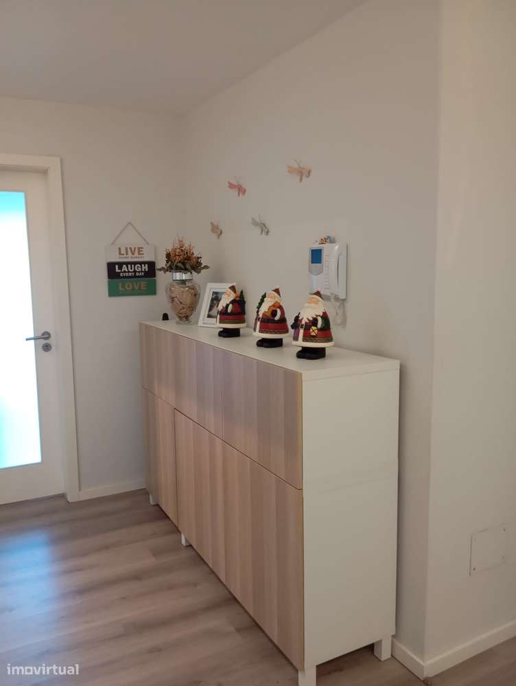 Fantástico apartamento T2 com terraço em condomínio fechado em Canelas-9