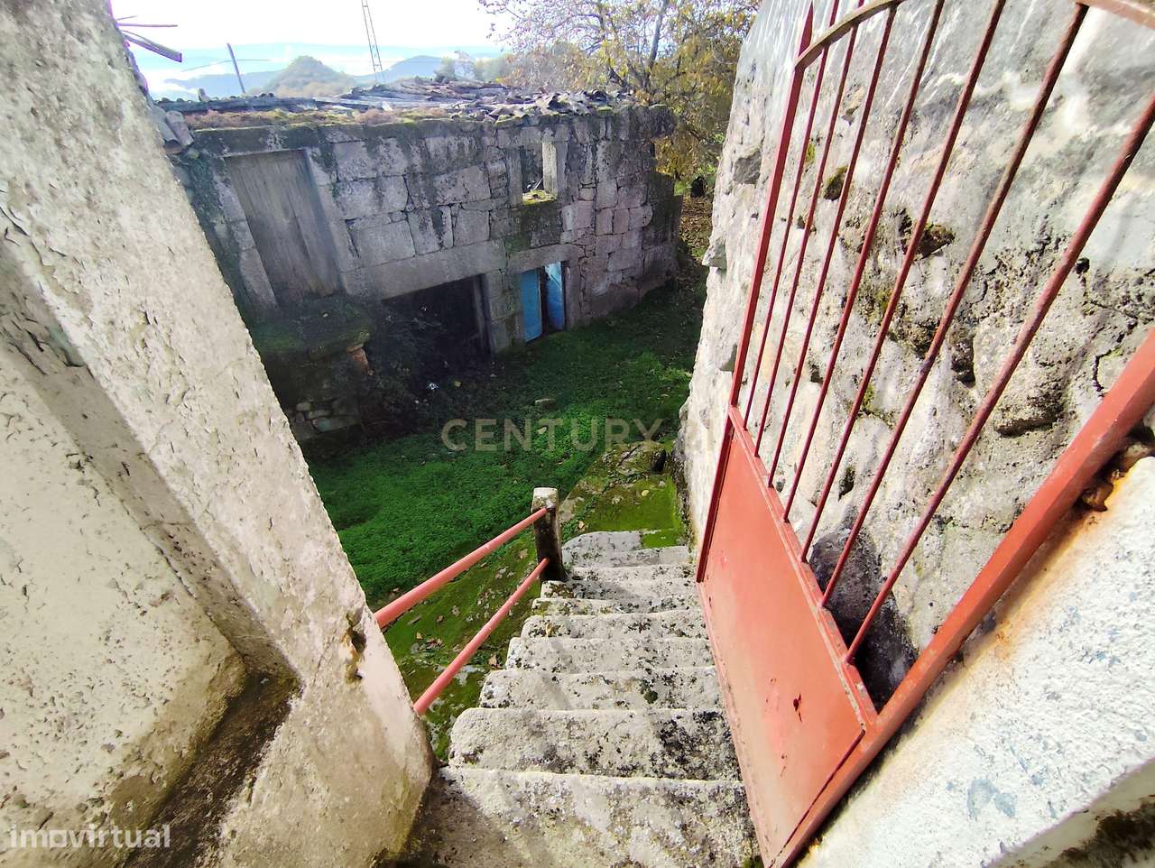Moradia para recuperar a 14km de Chaves - Grande imagem: 4/28