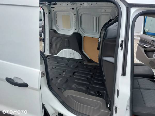 Ford Transit Connect - 32