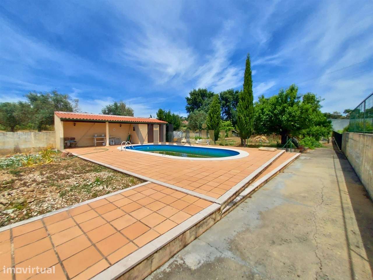 Moradia T2 com Piscina, Pomar e Garagens Duplas a 5 Minutos de Tomar | - Grande imagem: 4/25