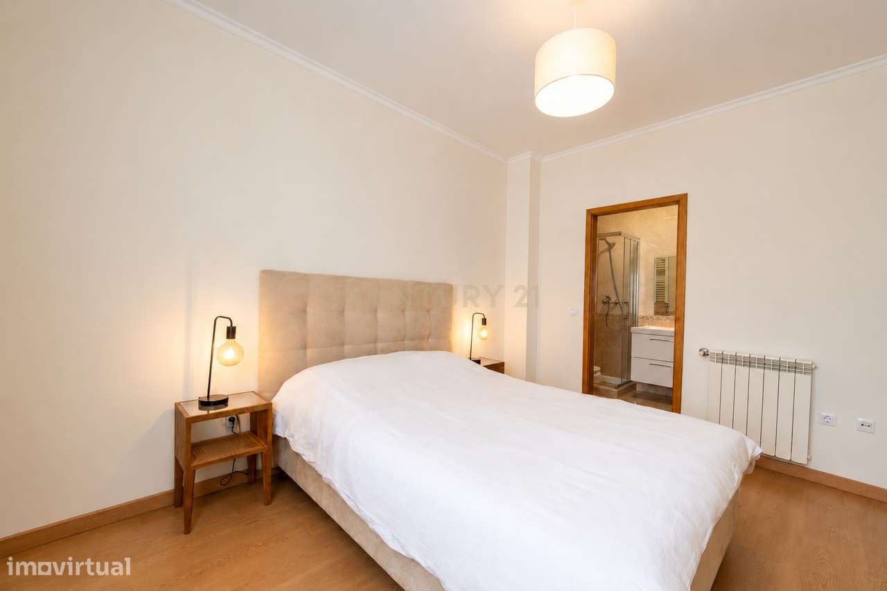 Apartamento T2+1 com Suite, Escritório, Varanda e Garagem | Senhora da-11