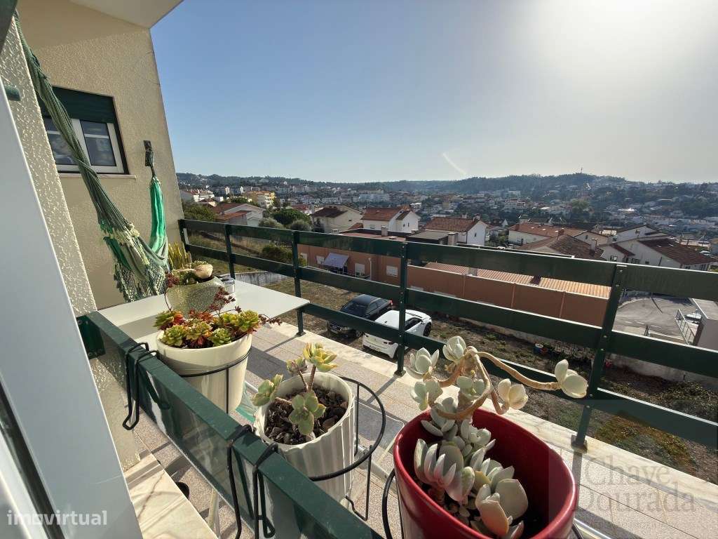 Apartamento T1+2 com garagem, em Santa Clara-8
