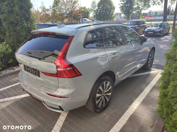 Volvo XC 60 B4 B Plus Dark - 5