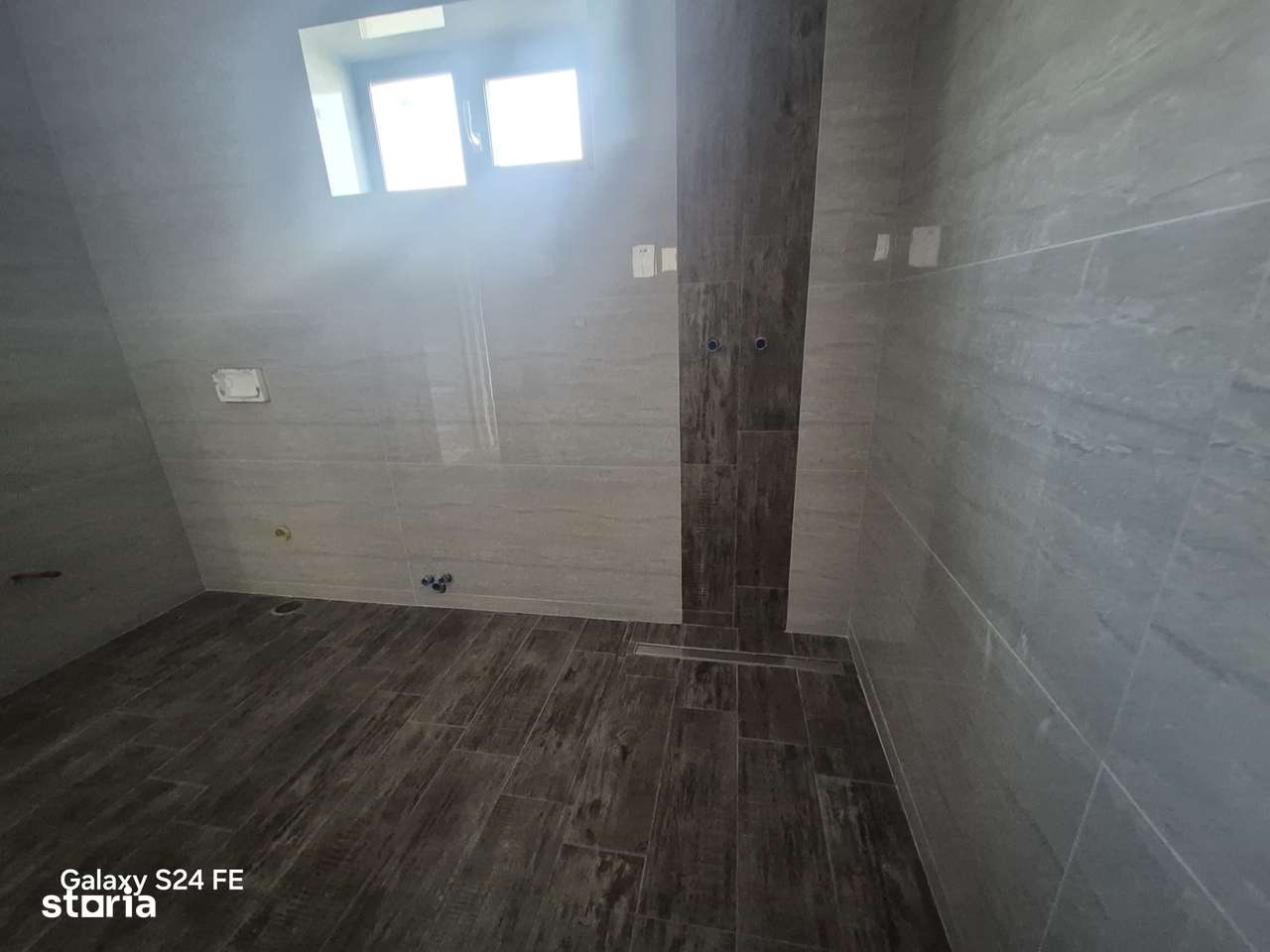 Casă independentă cu 3 camere/living /baie / și teren de 600mp-7